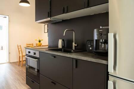 Cosy Apartment Plus Self Checkin Plus Free Street Parking Berlin Exterior photo